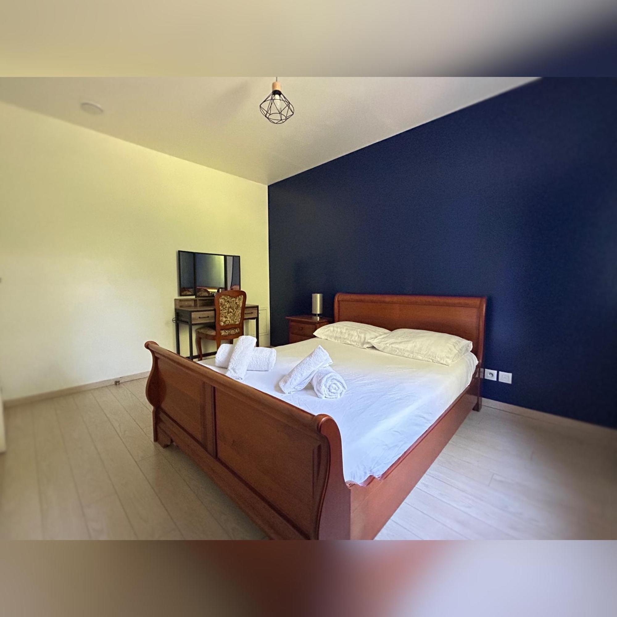 Le Duplex Chessy - 15Min From Disneyland - 2 Private Parkings - Garden - Kingsize & Queensize Bed - Supermarket Behind The House ภายนอก รูปภาพ